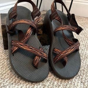 Mens size 11 Chacos ZCLOUD2 new!